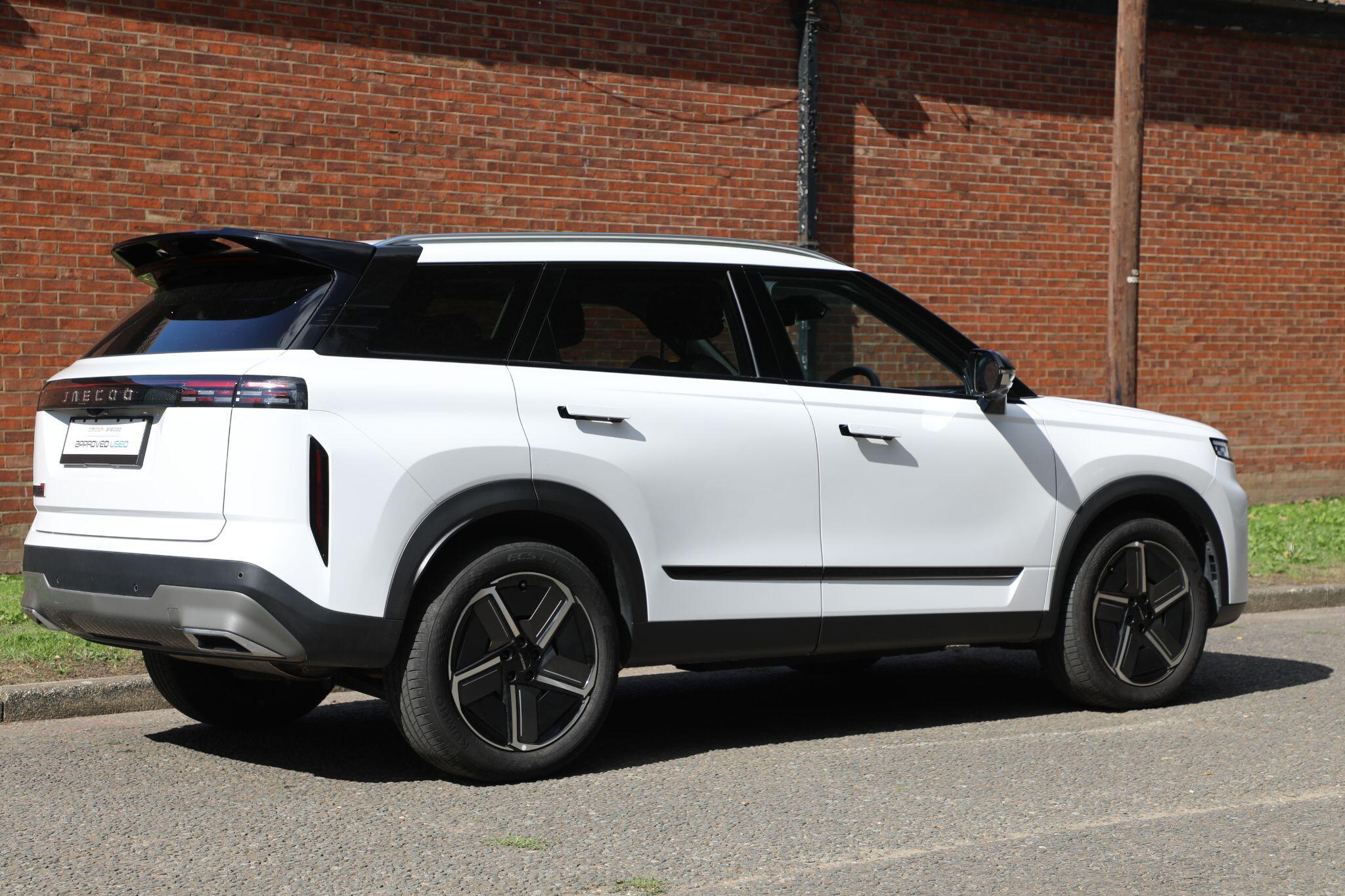 Large vehicle image